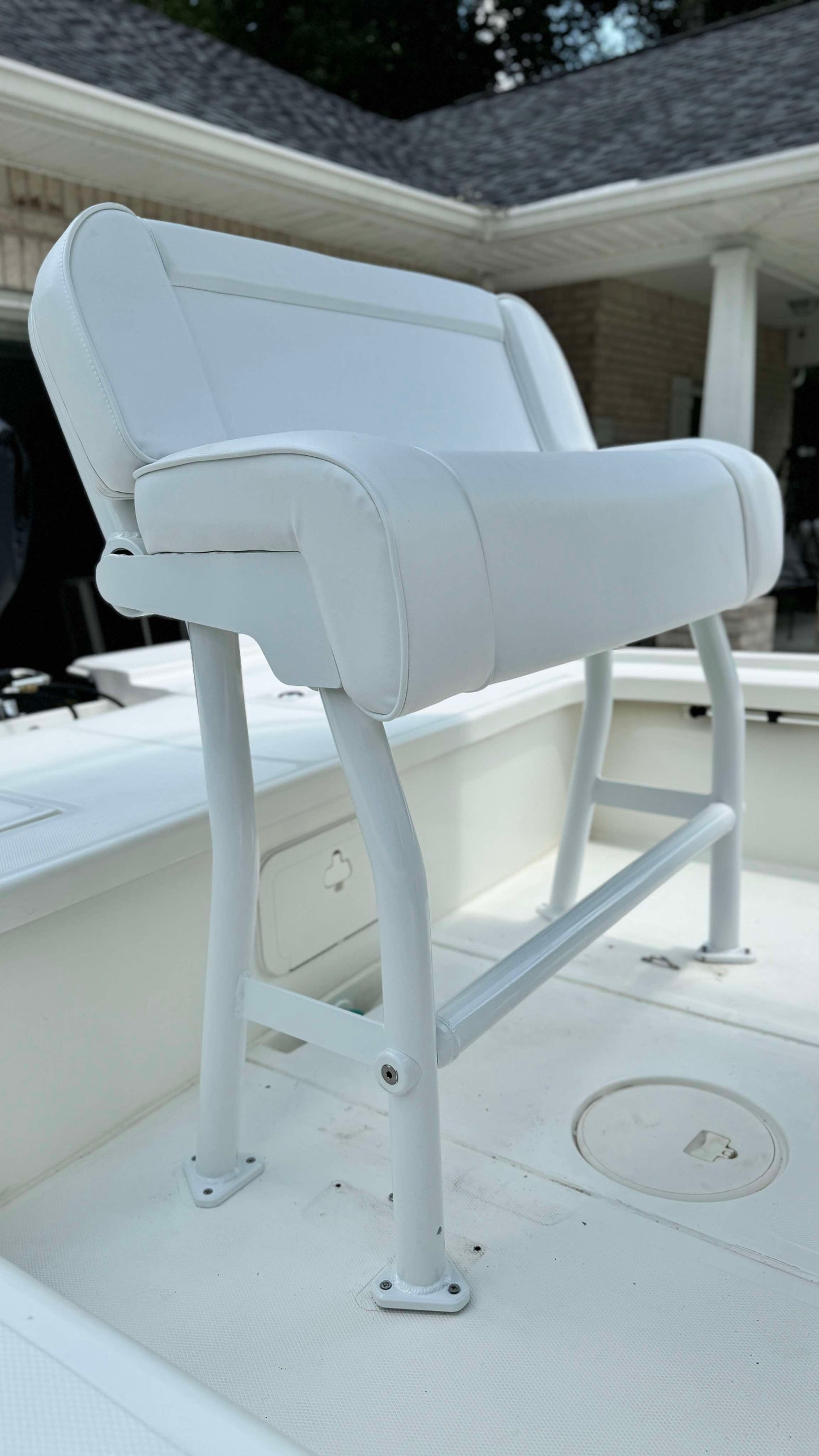 Leaning Post for Center Console Boat