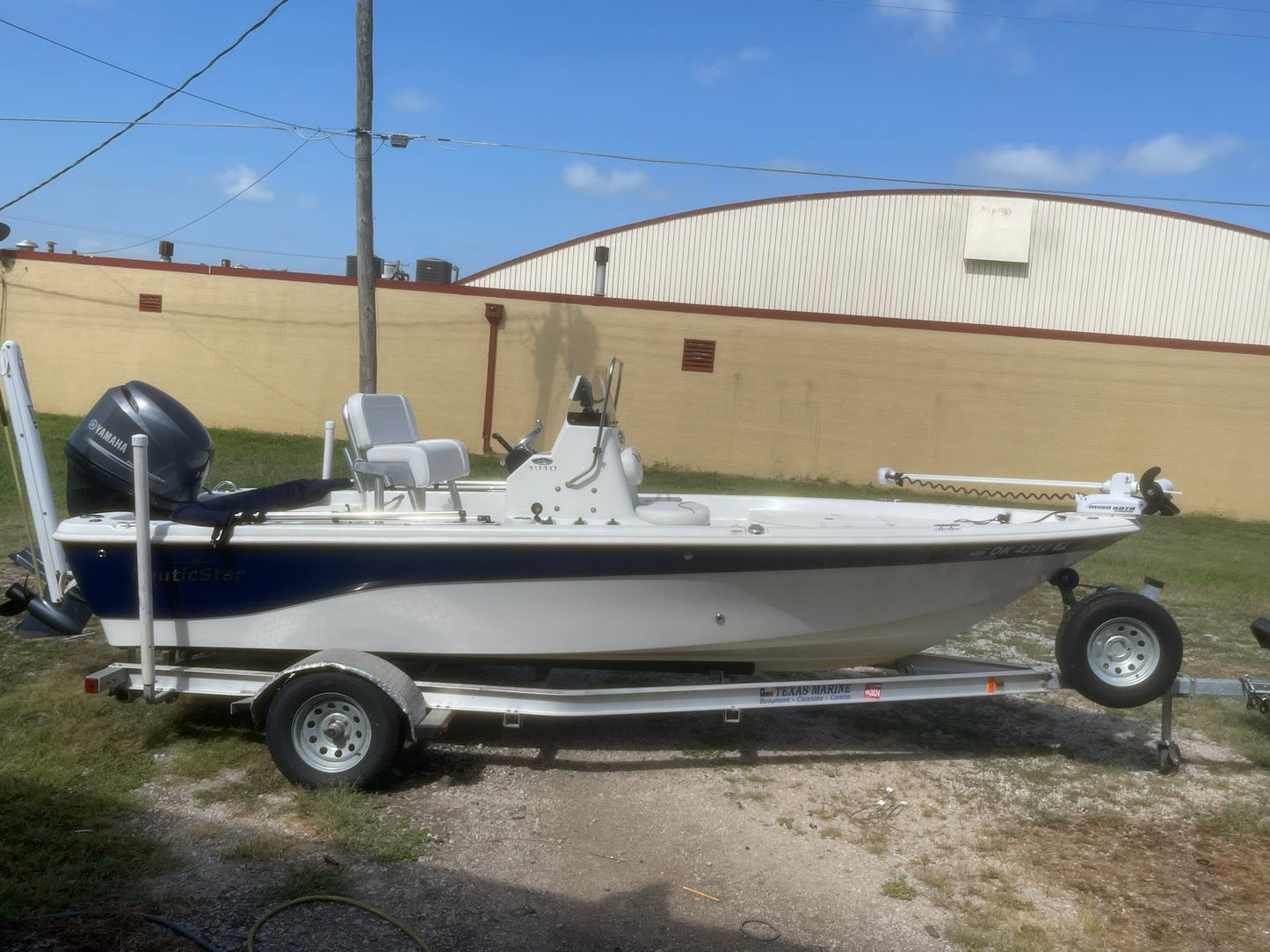 Leaning Post for Center Console Boat