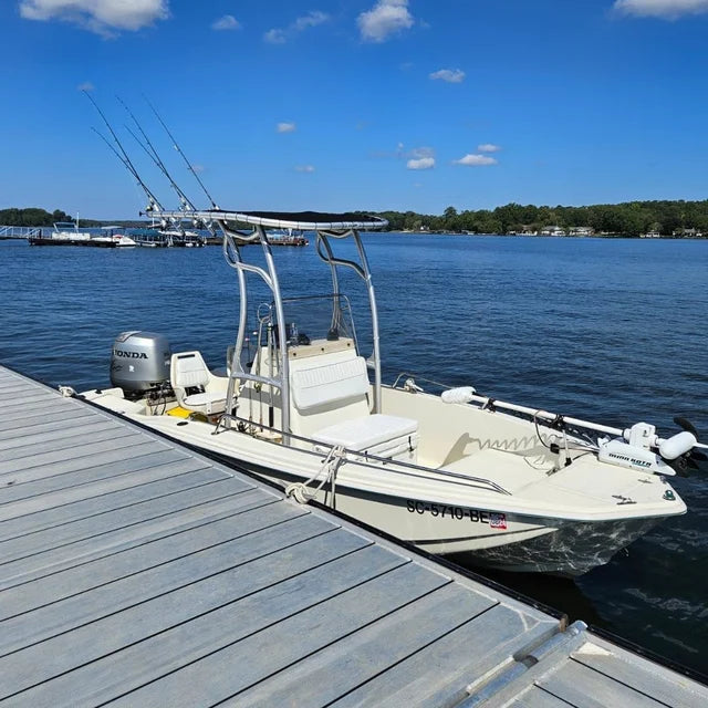 boat with universal t top