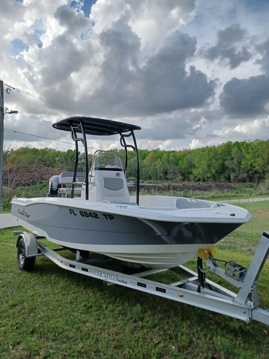 nauticstar black t top center console