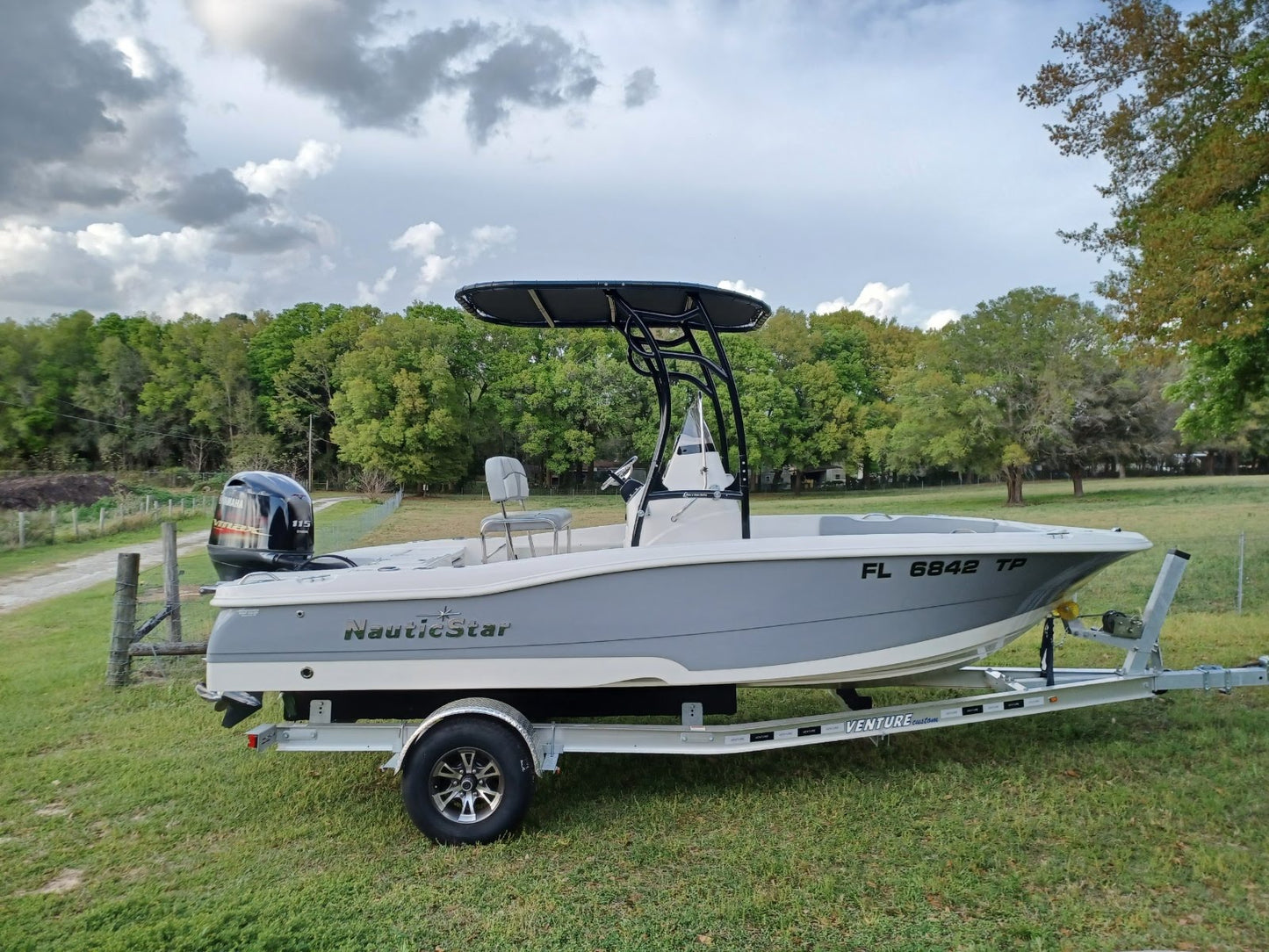 nauticstar boat black t top 20'