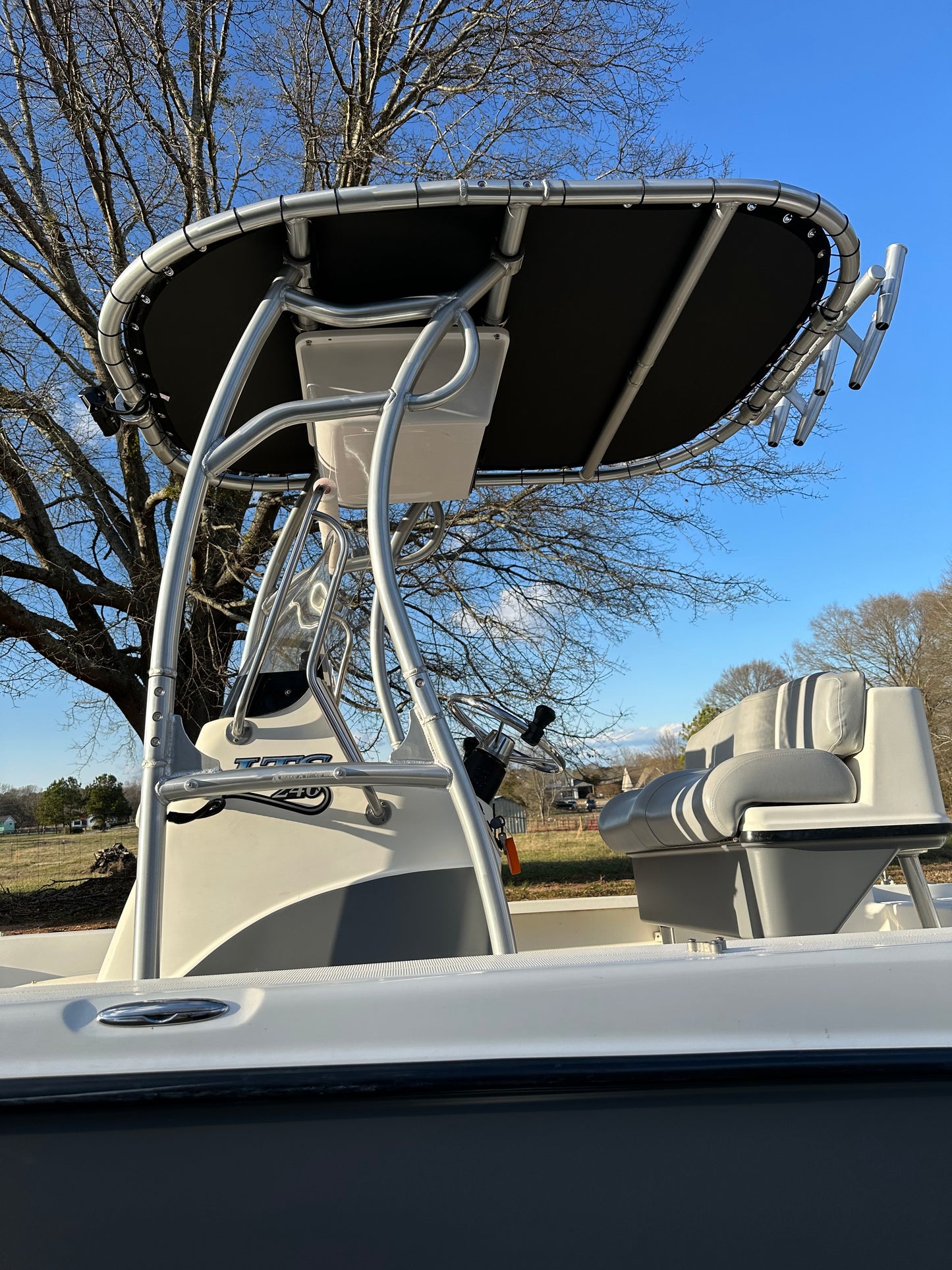 triton 220 t top boat