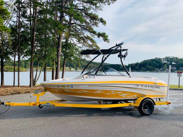 Advancer Wakeboard Tower with Flat Bimini Package